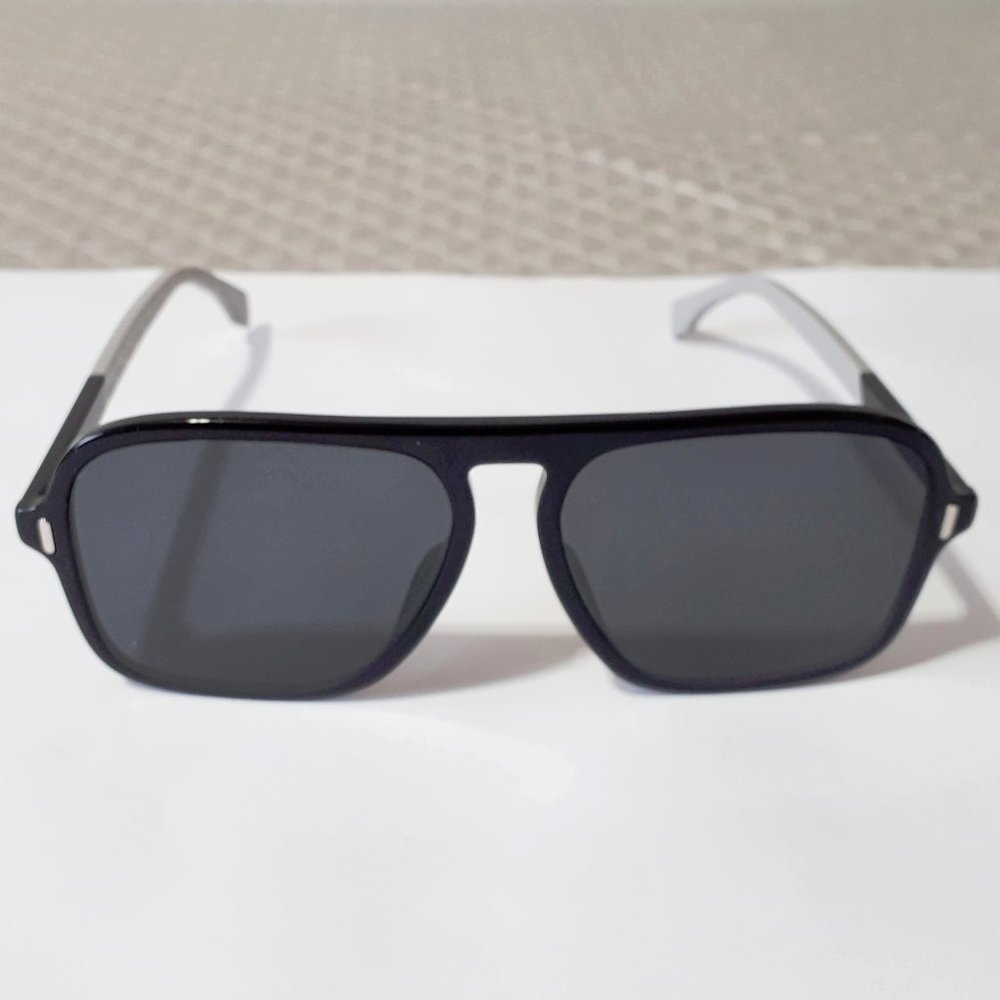 /*S/ NWOT Fendi aviator-like black & grey frame black tinted lens sunglasses - Picture 8 of 10